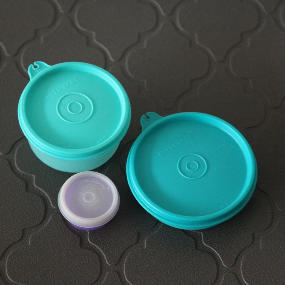 Tupperware Circular Lunch Containers Set - Picture 3 of 4